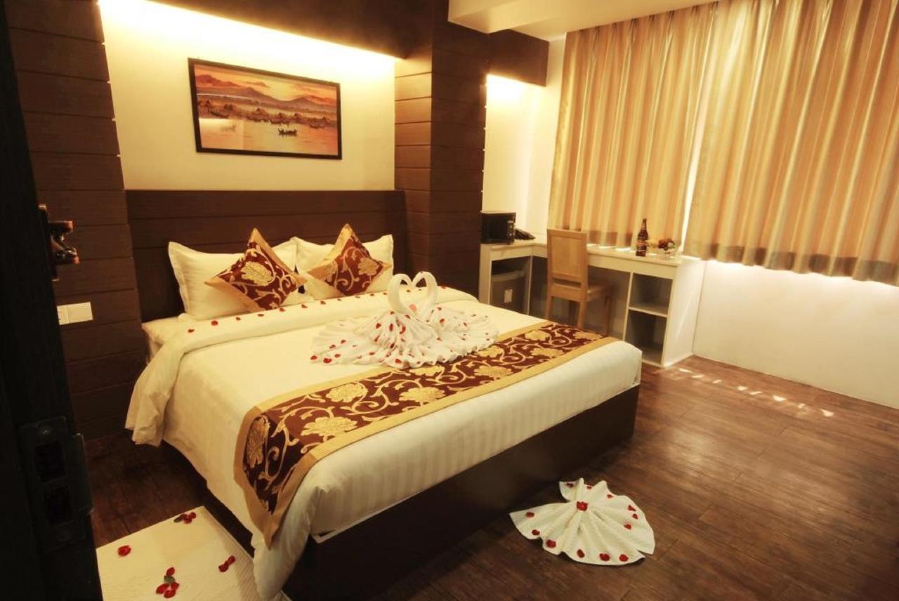 The Hotel Mawtin Yangon Exterior photo