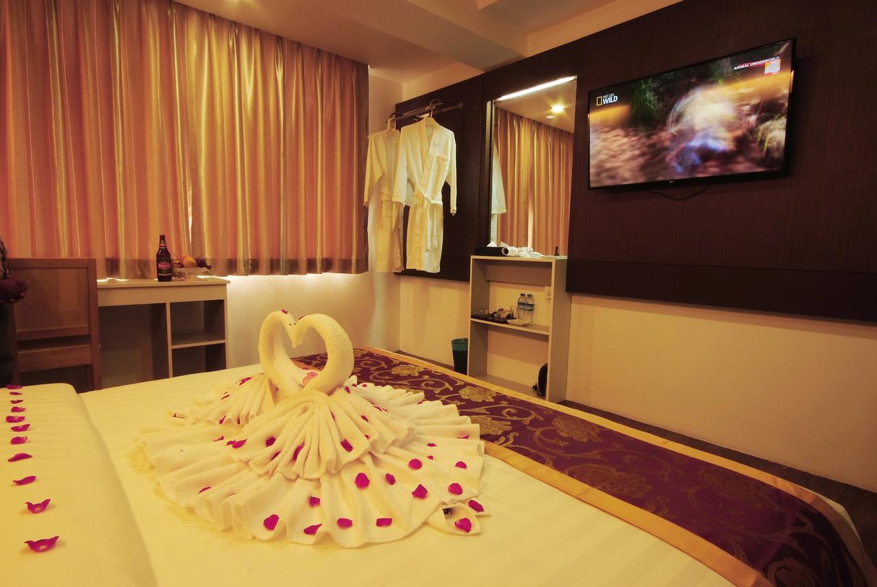The Hotel Mawtin Yangon Exterior photo